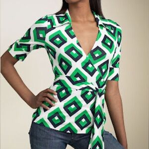 DVF Jilliana short-sleeved Diamond Cube Navy/Green, silk jersey print.  Size 2